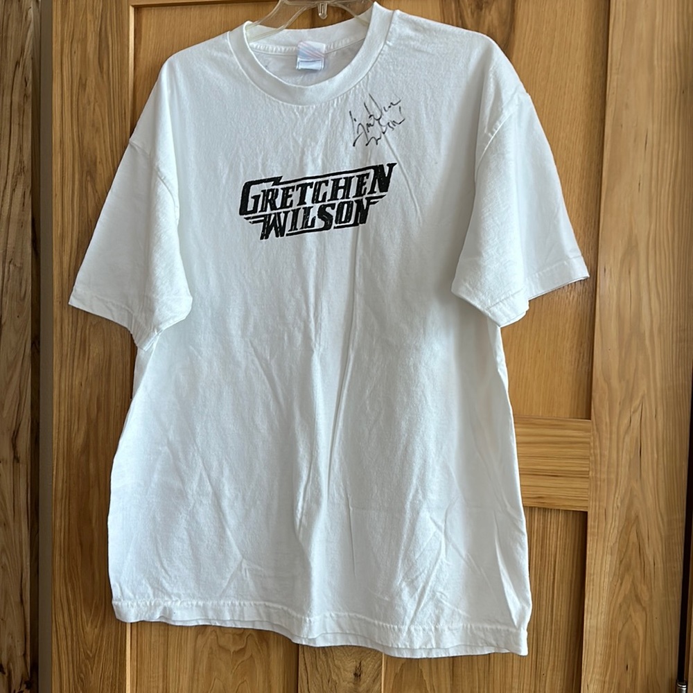 Unisex tshirt autographed by Gretchen Wilson